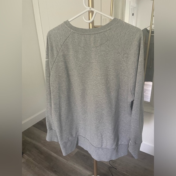 Nike DriFit Crew Neck - Picture 4 of 5